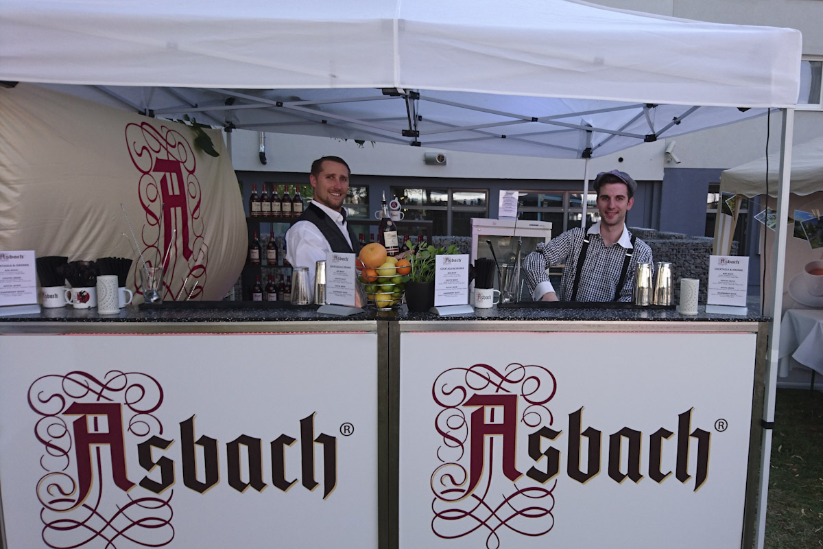 Event-Marketing mit IN-LIVE Bar Catering Event-Marketing mit IN-LIVE Bar Catering
