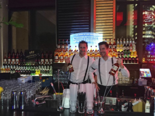 Drinks & Cocktails mit dem Deutschen Cocktailmeister Drinks & Cocktails mit dem Deutschen Cocktailmeister